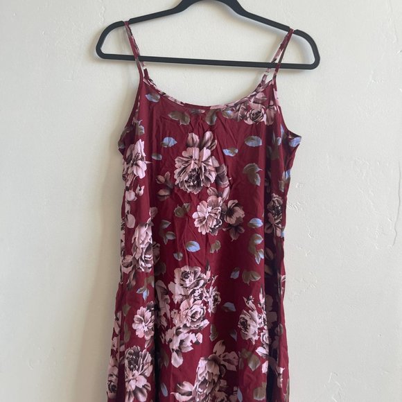 Size Medium * MS Basic Red Floral Dress - Picture 4 of 6
